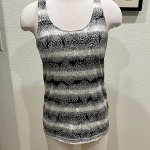 NWOT Everlast athletic top.